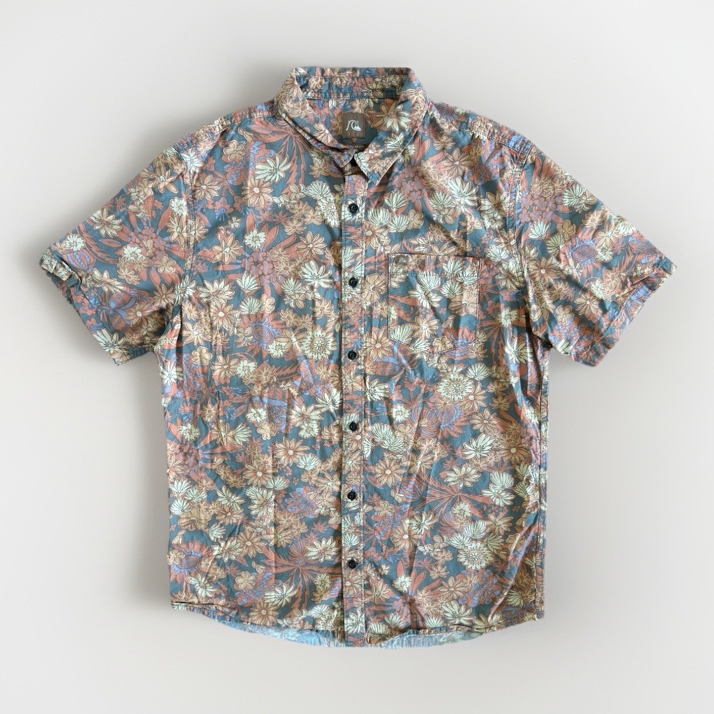 Quiksilver Floral Button Up Shirt Men's Medium Blue Pink Hawaiian Casual